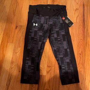 Under Armour cropped compression leggings